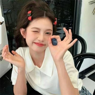 想踢沉迷男的女人